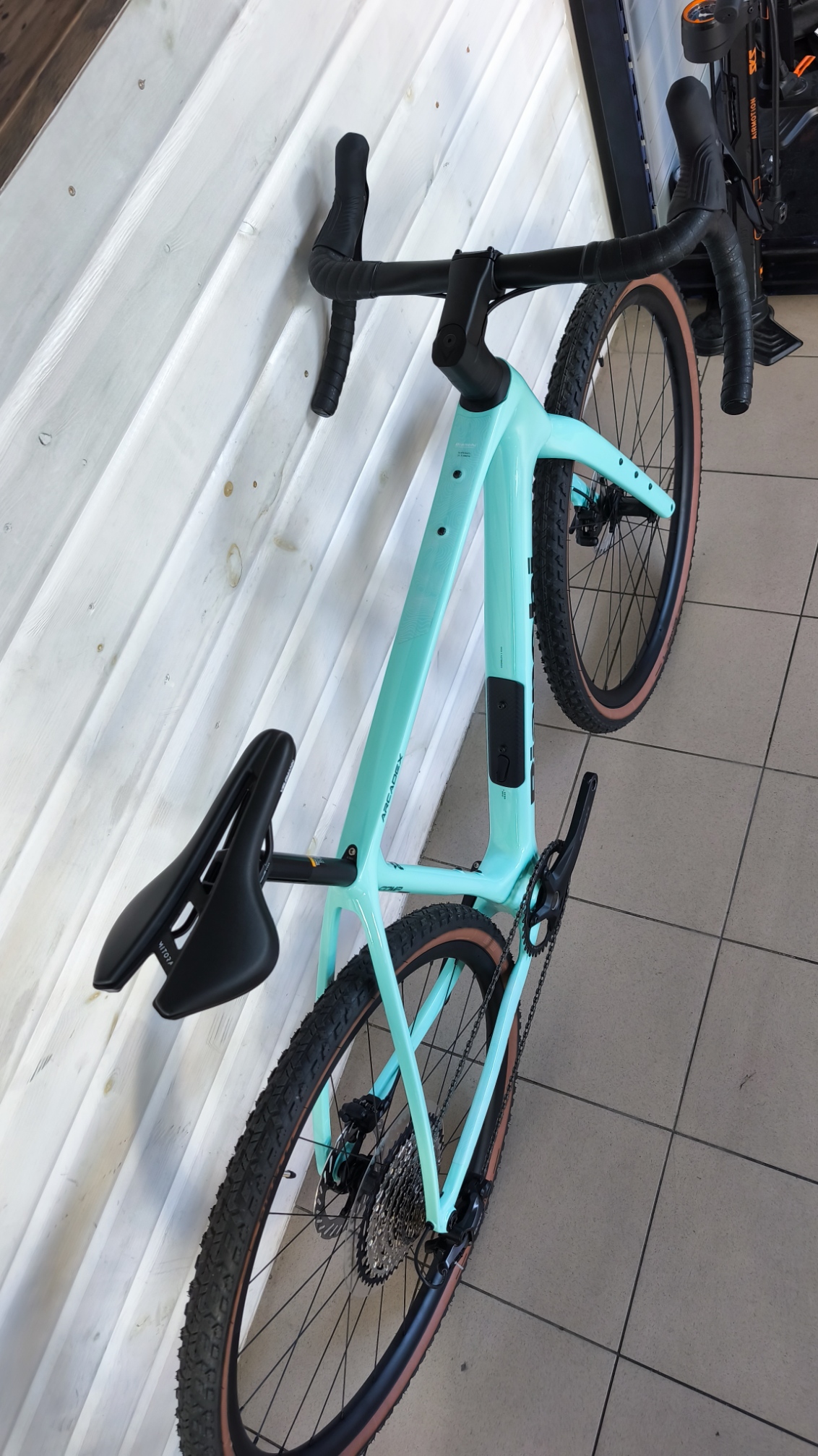 Bianchi Arcadex Comp GRX Celeste M — Dodatkowe