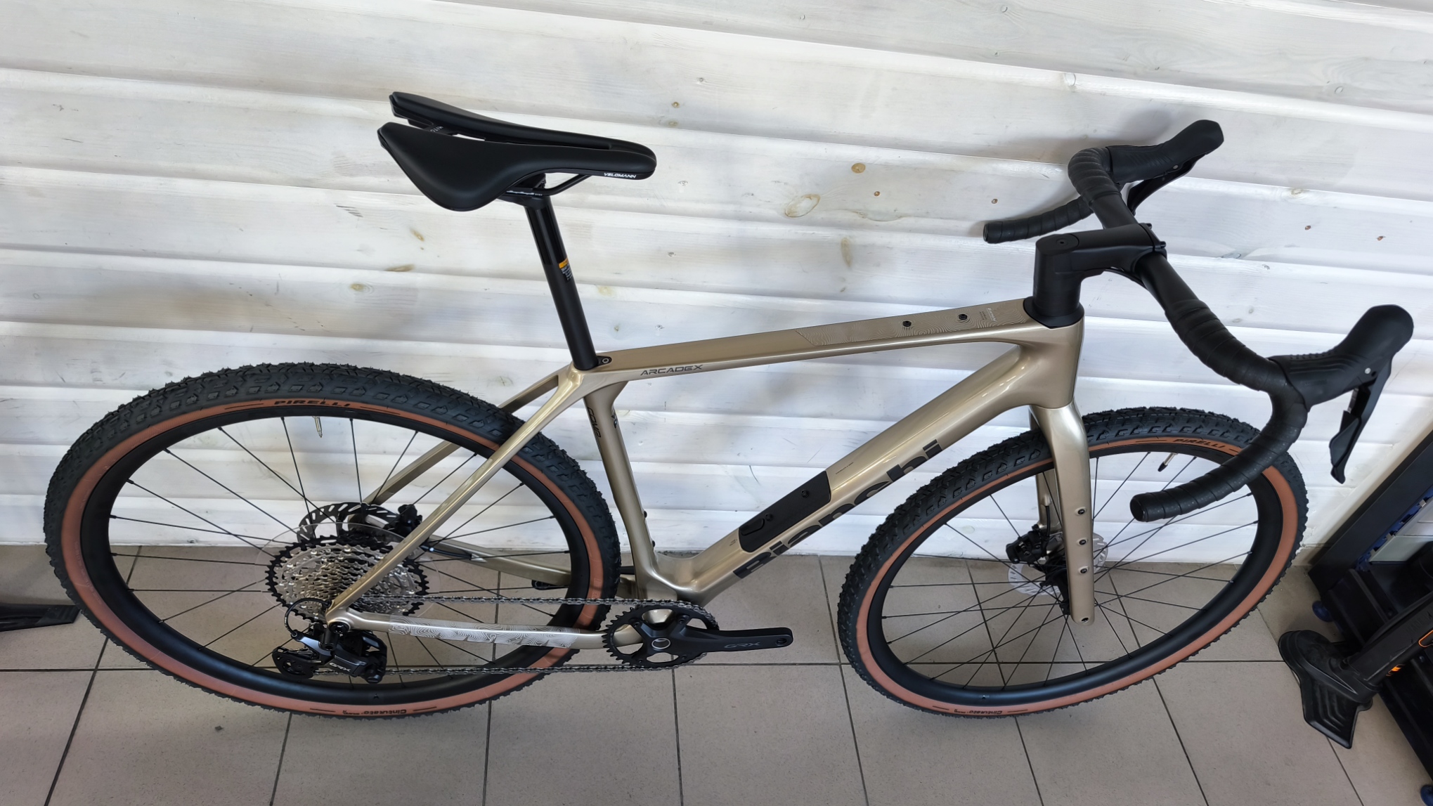 Bianchi Arcadex Comp GRX Metal Sand M — Dodatkowe
