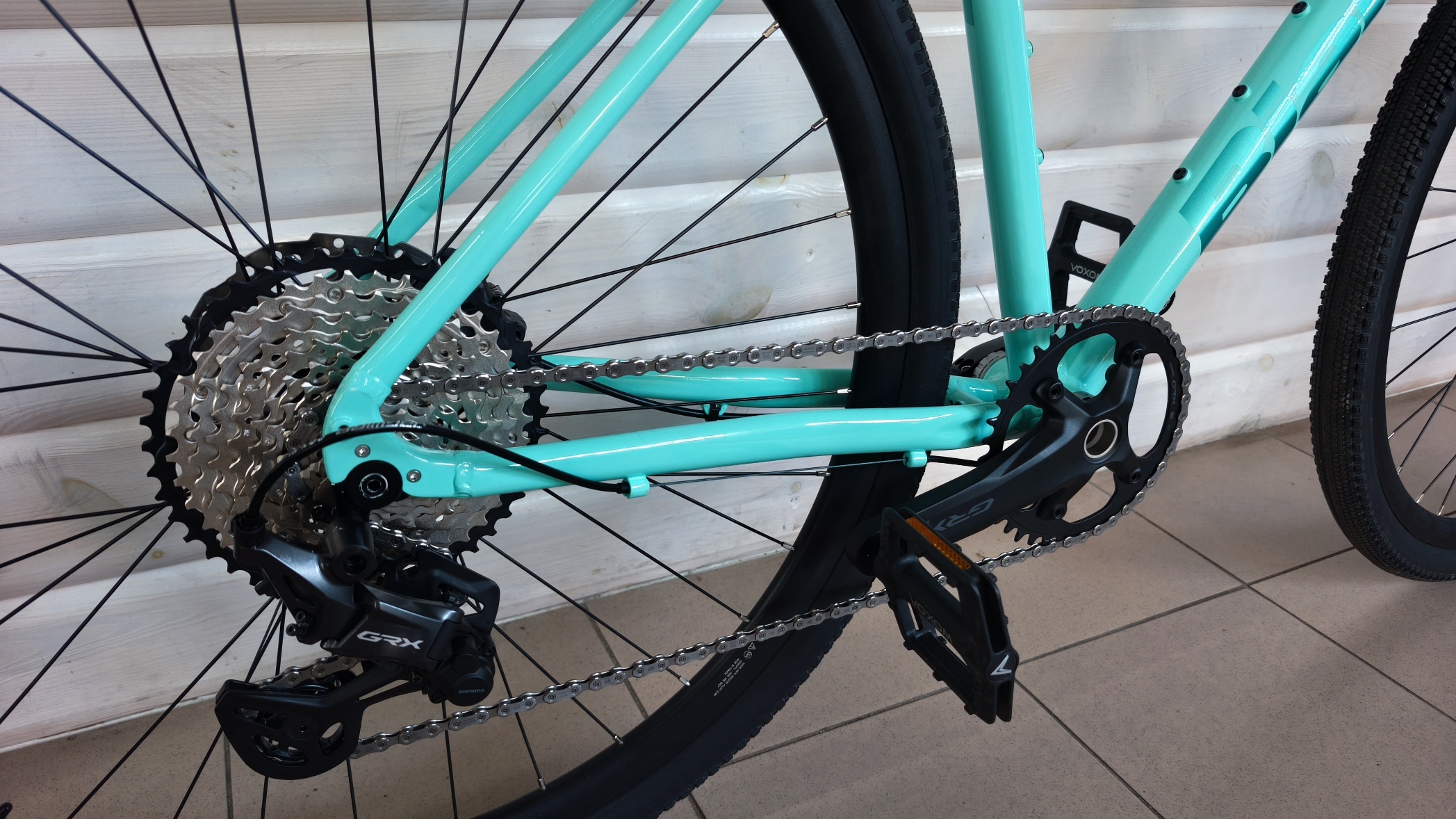 Bianchi NIRONE 7 DISC GRX610 12SP Celeste 55 — Zbliżenie napędu
