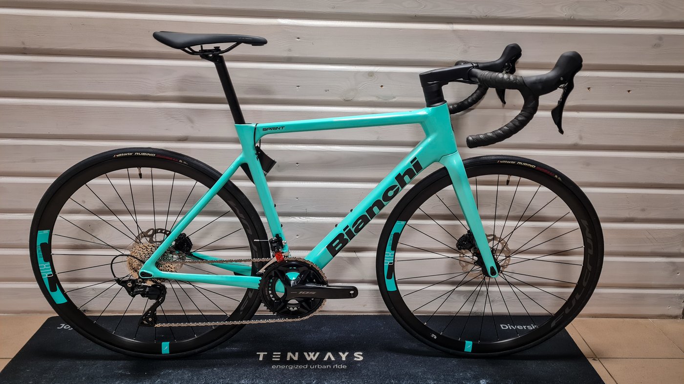 Bianchi Oltre Race 105 — aero szosa Celeste