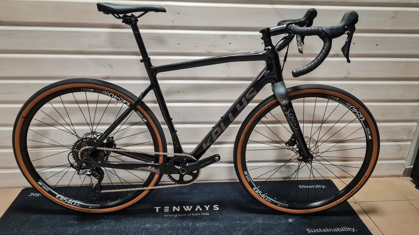 Kellys SOOT 90 GRX — gravel karbonowy DT Swiss